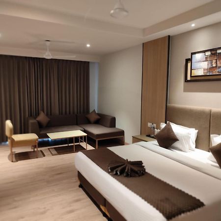 Anntilia Inn Ludhiana Exterior foto